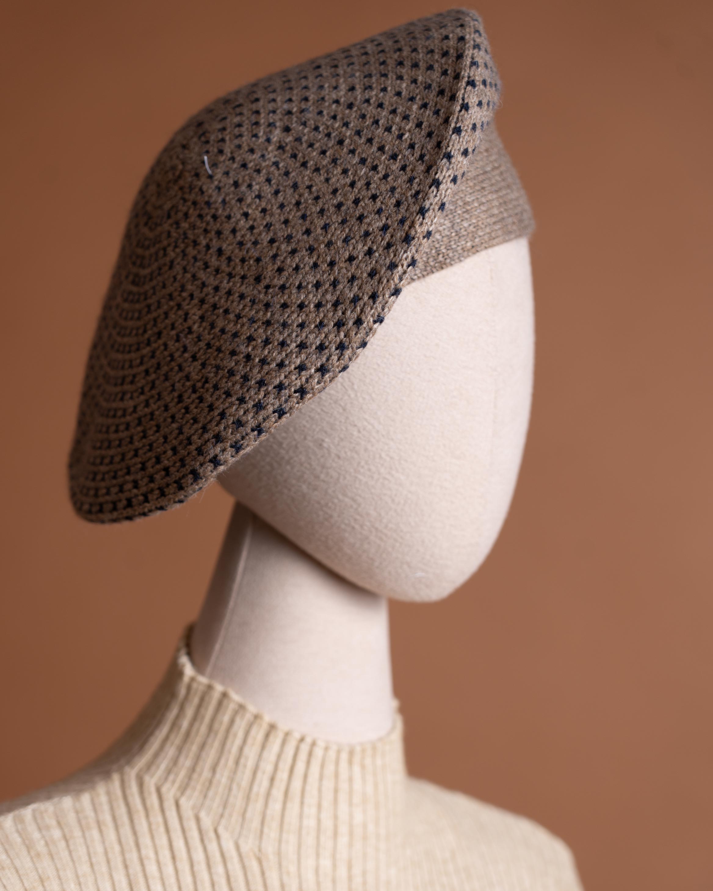 کلاه خالدار نسکافه ای